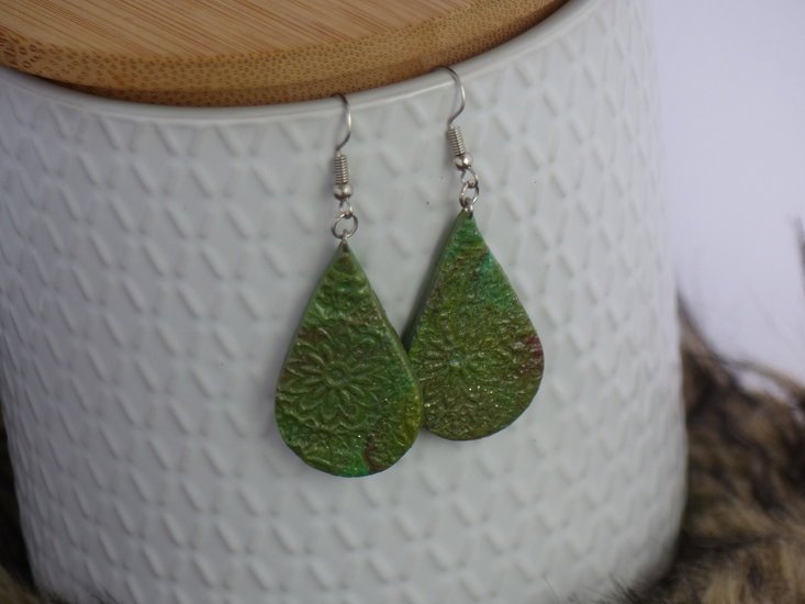 Handmade druppel oorbellen - Light forest green - Medase