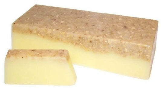 Handgemaakte Wilde en Natuurlijke zeep - Banana & Coconut Smoothy. - Medase