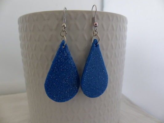 Handmade blauwe druppel oorbellen met glitter - Medase