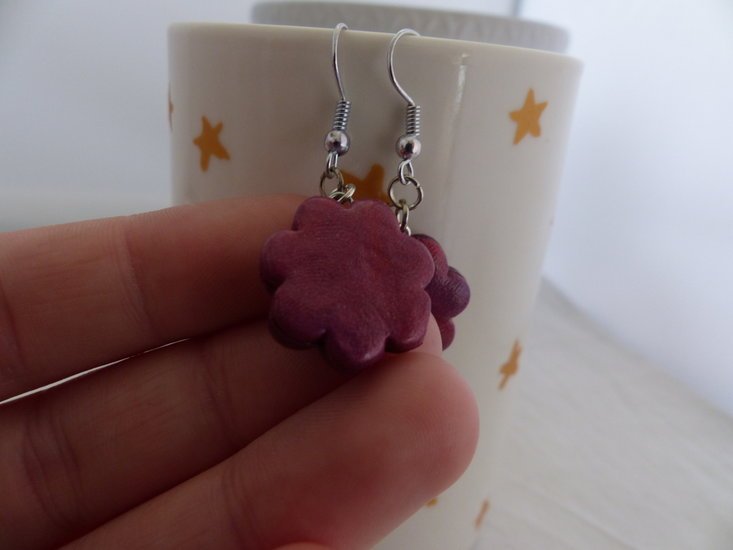 Handmade bloemetjes oorbellen - Metallic paars/roze - Medase