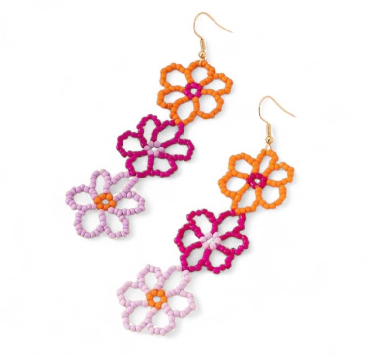 Oorbellen ‘Beaded Flowers’ – goudkleurige haakjes met gekleurde kraaltjes - Medase