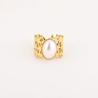 Goudkleurige stainless steel ring met parel - Medase