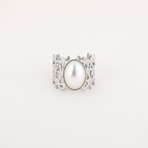 Zilverkleurige opengewerkte ring met parel - Medase