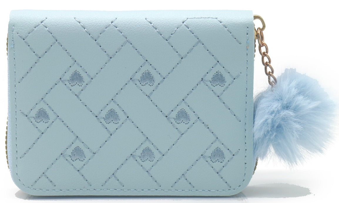 Portemonnee 12x9cm PU leer lichtblauw gestikt hartjespatroon pompon goudkleurige rits elegant