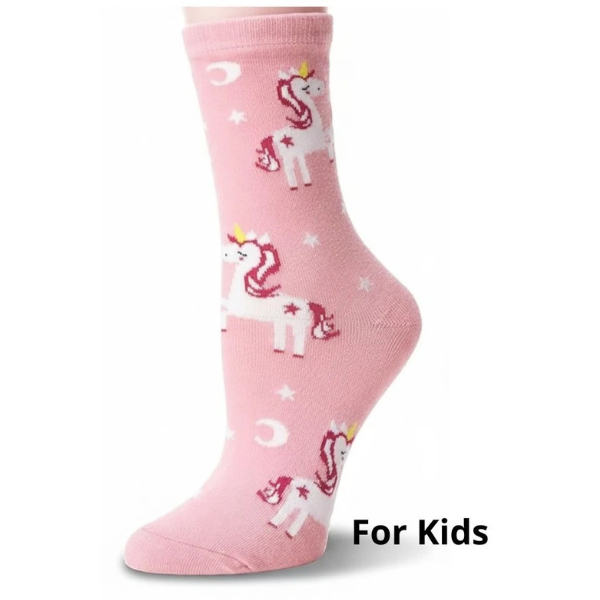 Roze kindersokken met witte eenhoorns, sterren en maantjes in maat 33-38